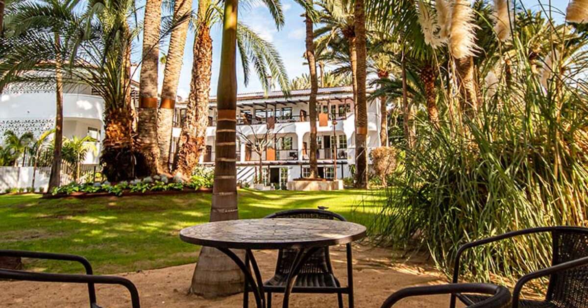 Een foto van het terras bij Appartementen Eden Meloneras