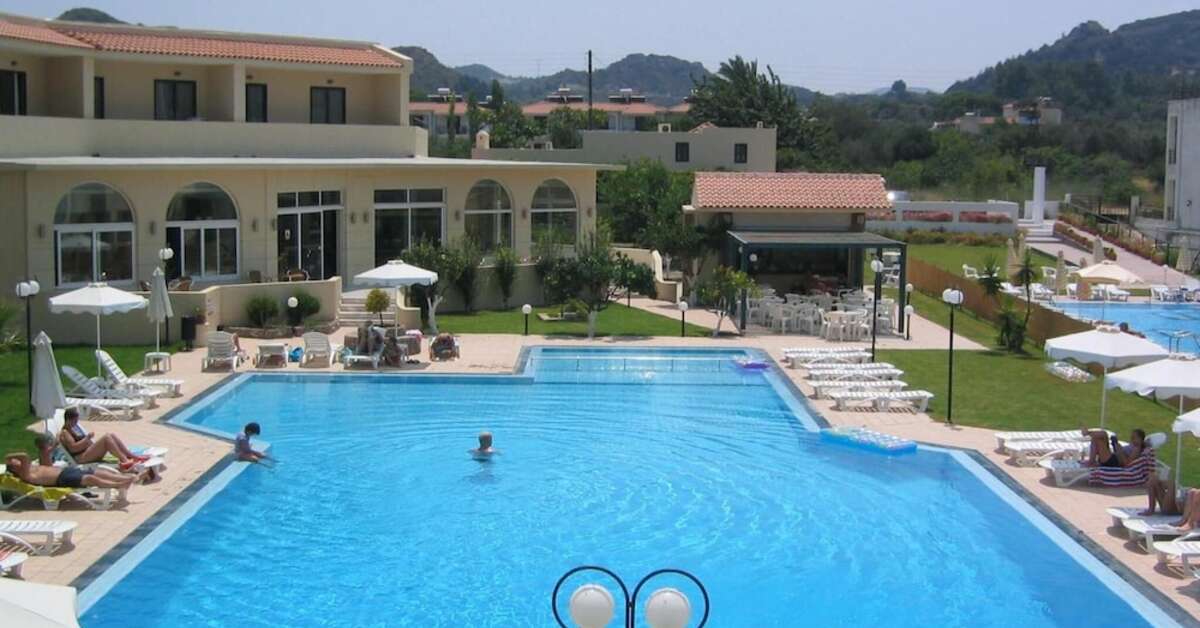 Een foto van het zwembad bij Summerland Hotel & Bungalows