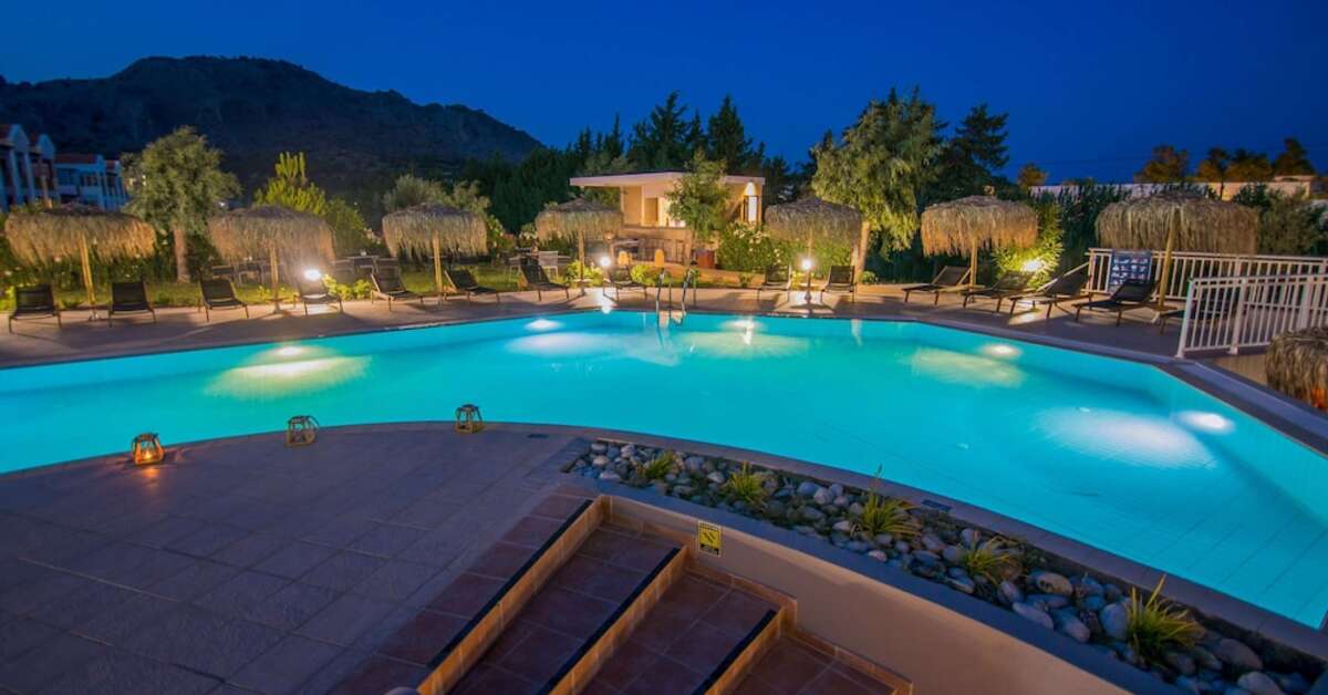 Ein Foto vom Pool im Lindos Breeze Beach Hotel