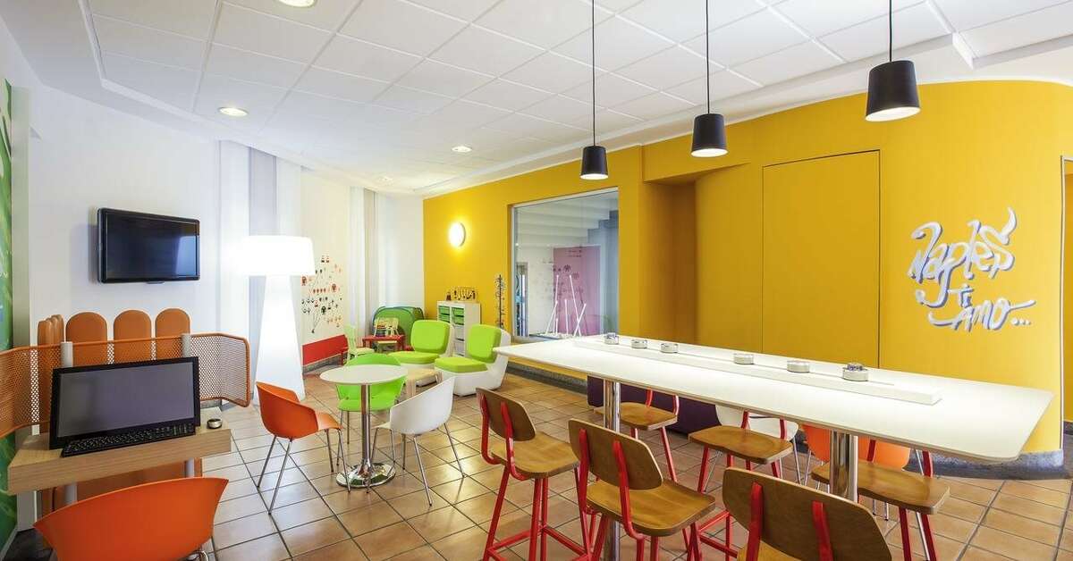Ein Foto Ibis Styles Napoli Garibaldi