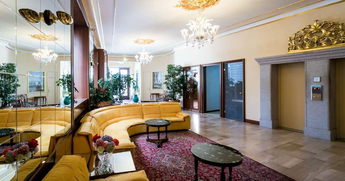 Een foto van het interieur van Hotel Milan Speranza au Lac