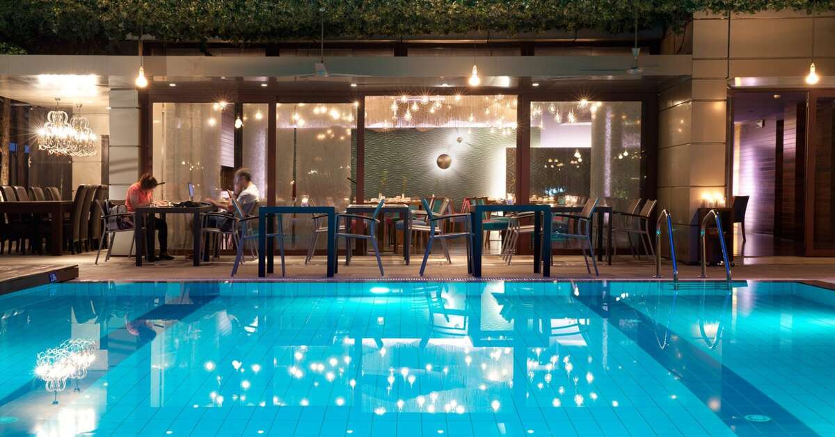 Een foto van het zwembad bij Lazart Hotel