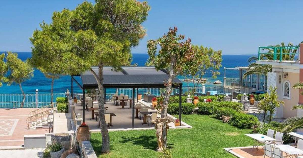 Een foto van het terras bij Balcony Hotel