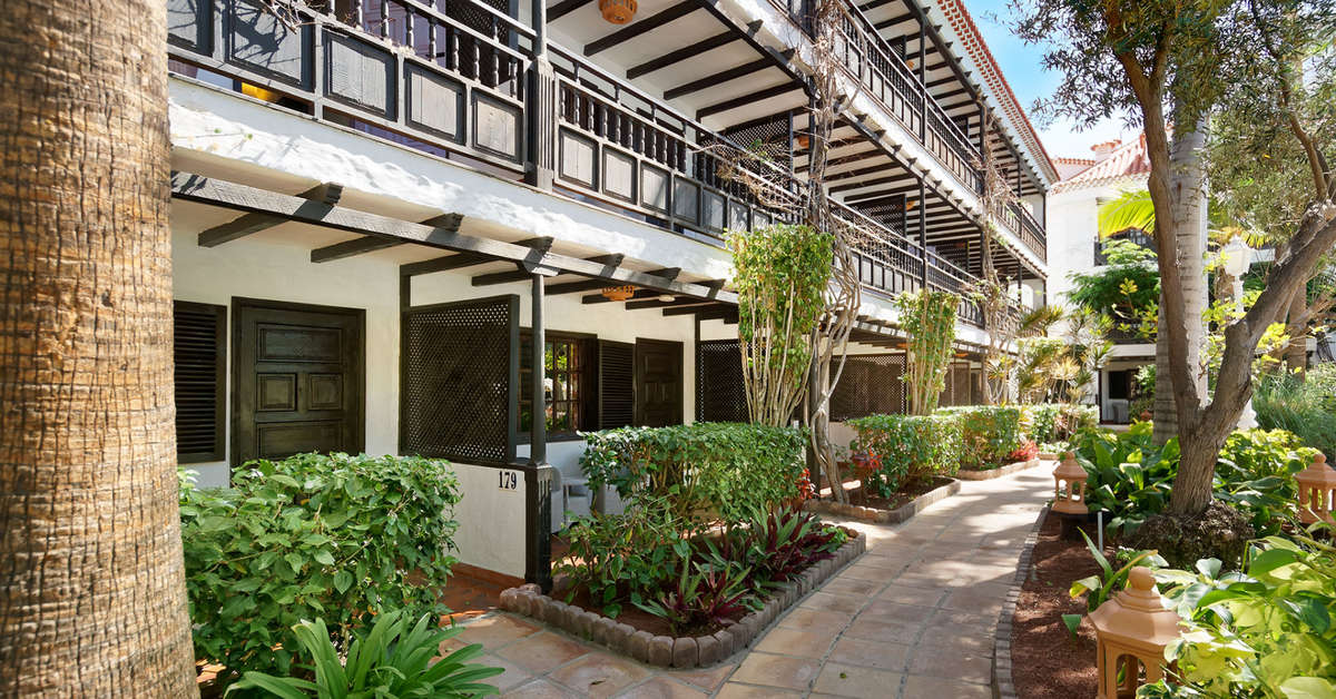 Ein Foto von der Außenansicht des Hotel Parque Tropical