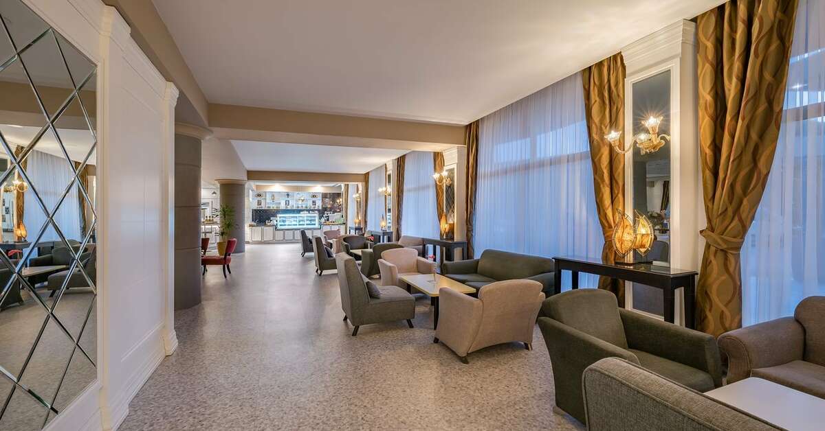 Een foto van het interieur van Pine Beach Belek