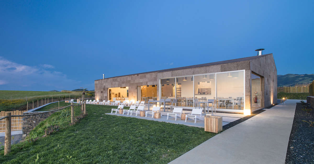 Een foto van de buitenkant van Santa Barbara Eco Beach Resort
