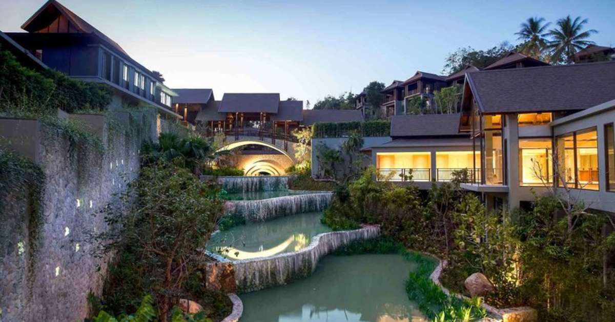 Een foto van de buitenkant van Pullman Phuket Arcadia Naithon Beach