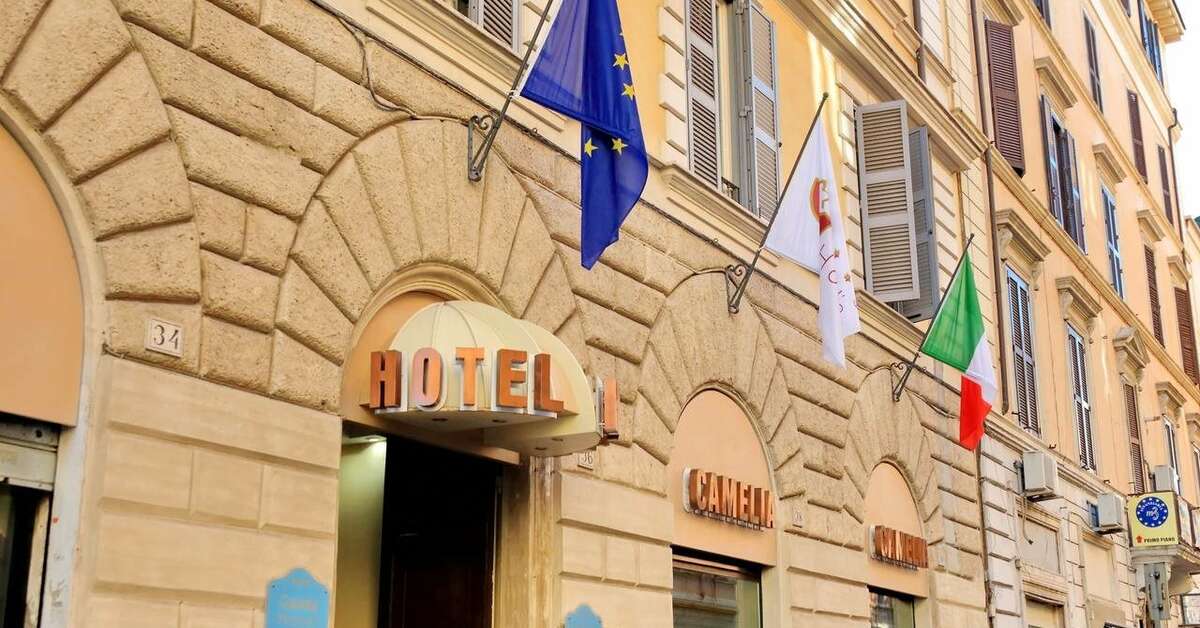 Een foto van de buitenkant van Hotel Camelia