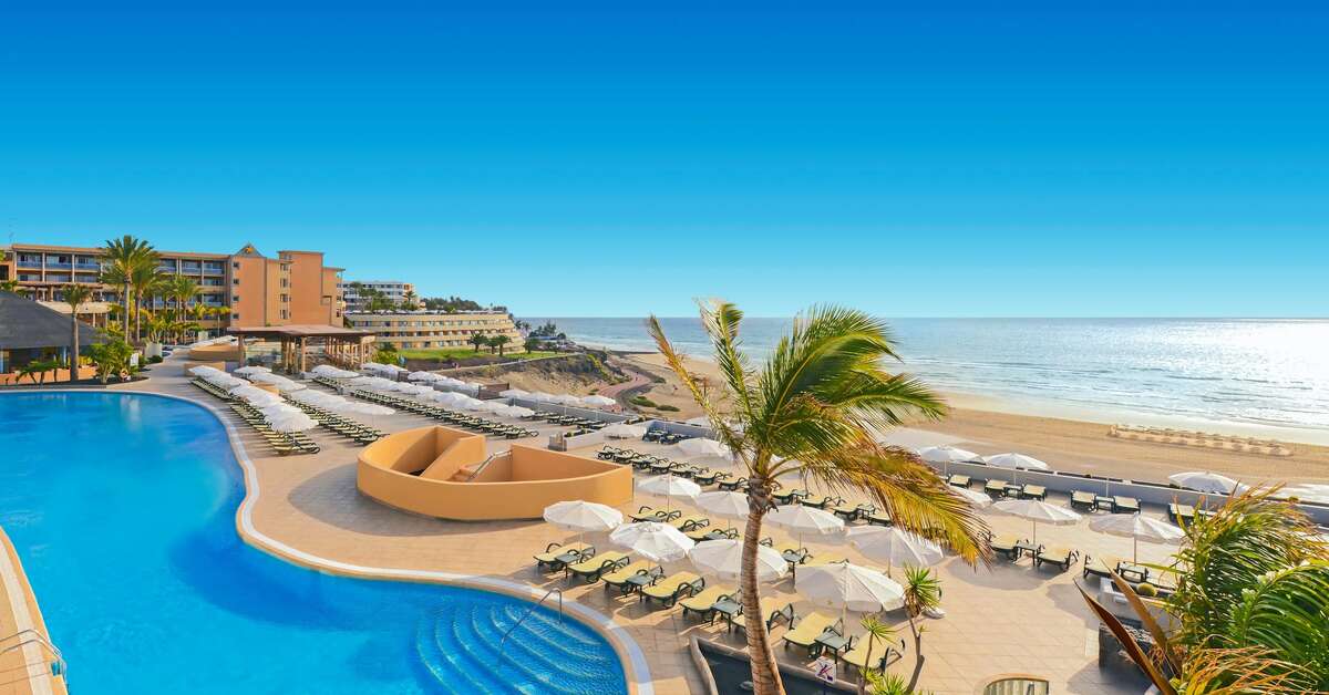 Een foto van het zwembad bij Iberostar Selection Fuerteventura Palace