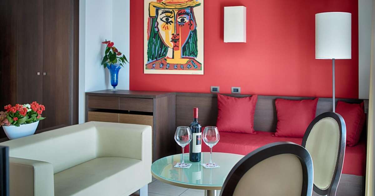 Een foto van het interieur van Lu' Hotel Carbonia