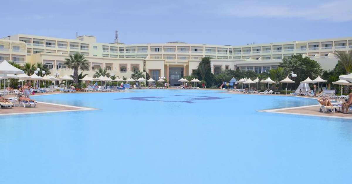 Ein Foto vom Pool im Vincci Marillia