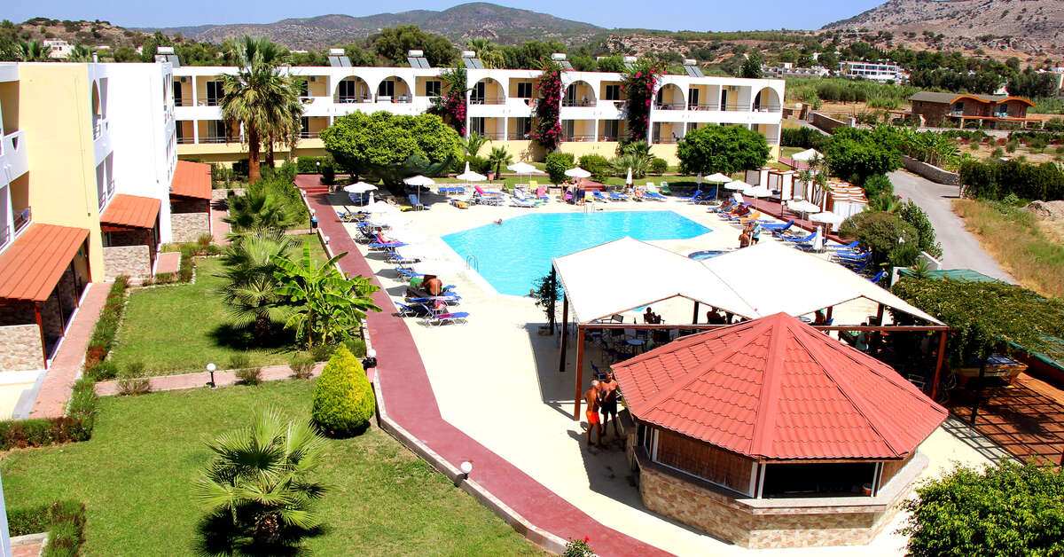 Een foto van het zwembad bij Lardos Bay Hotel