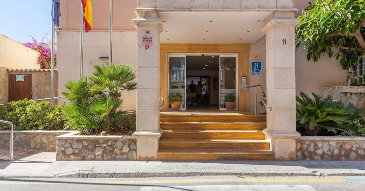 Een foto van de buitenkant van Hotel Bella Mar