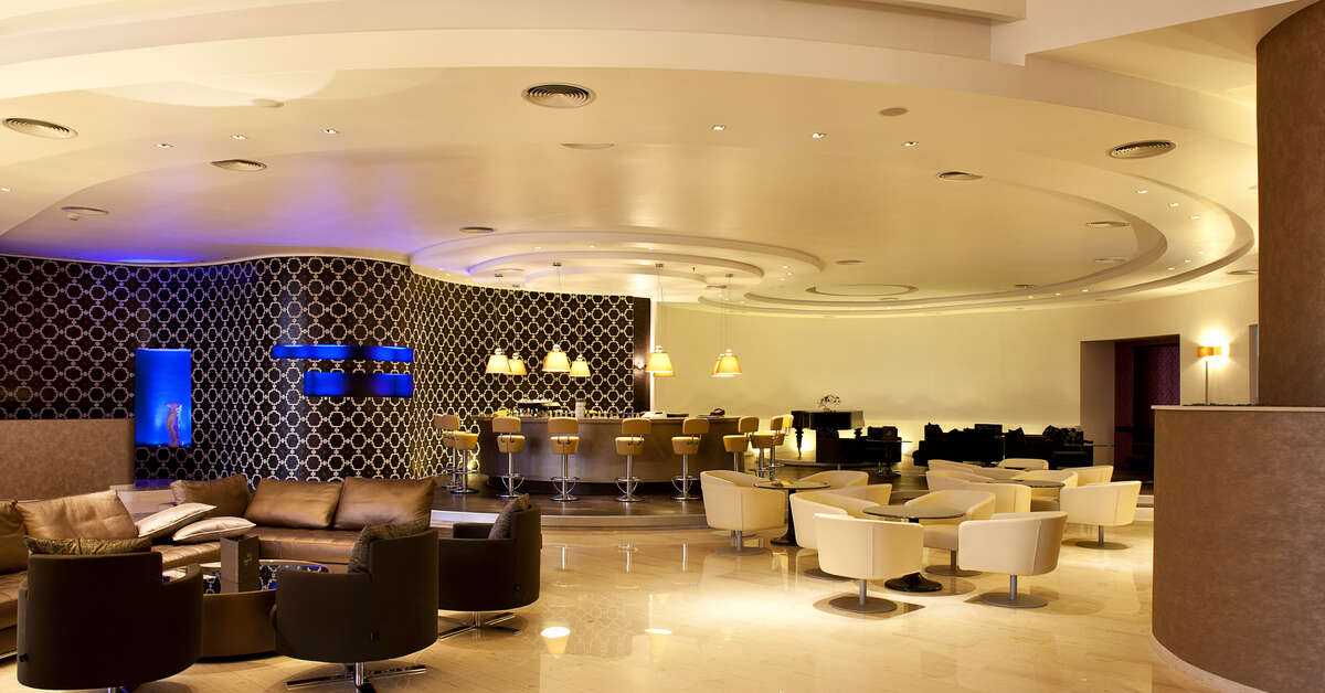 Een foto van het interieur van Olympic Palace Hotel