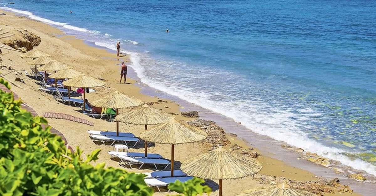 Ein Foto vom Strand beim Scaleta Beach Hotel