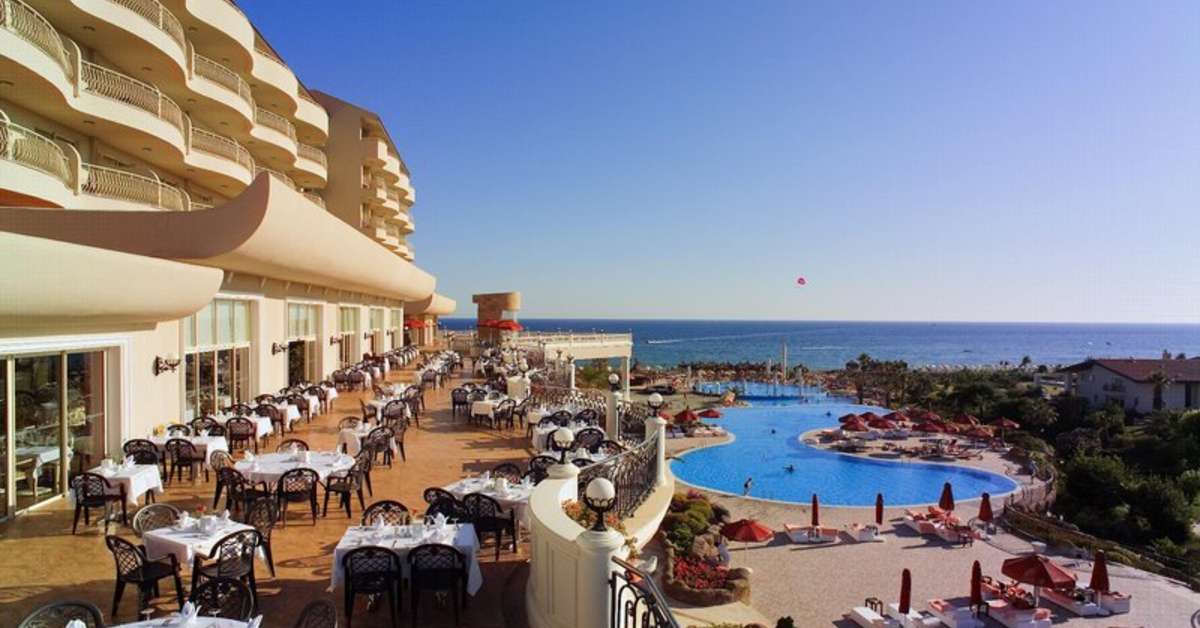 Een foto van het zwembad bij Starlight Resort Hotel