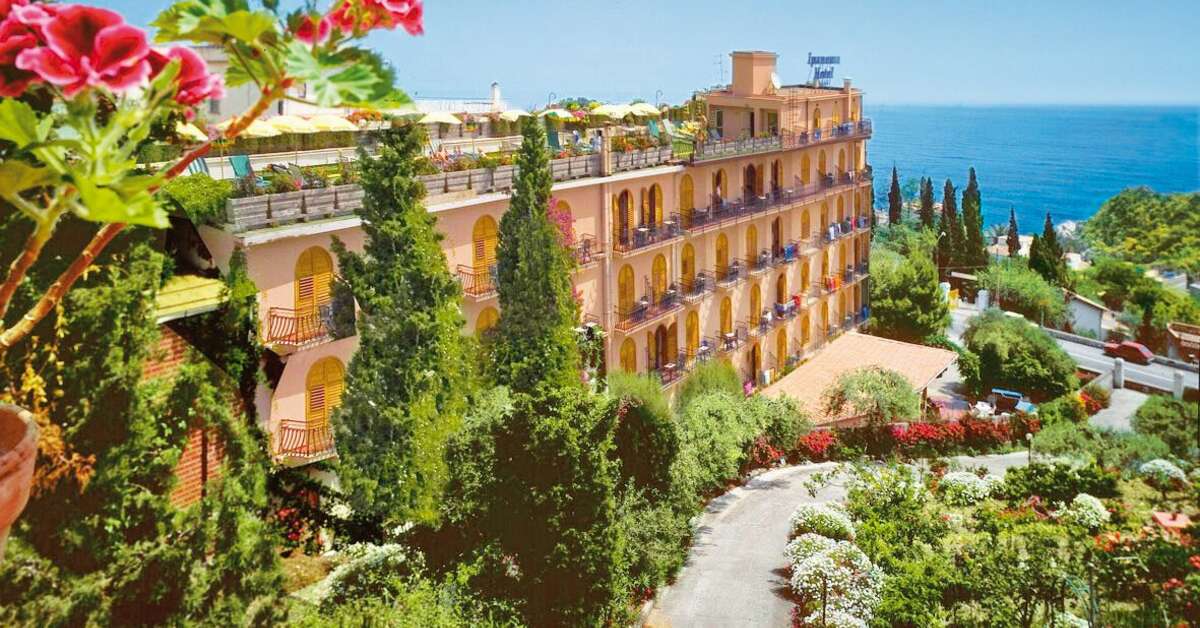 Een foto van de buitenkant van Hotel Ipanema
