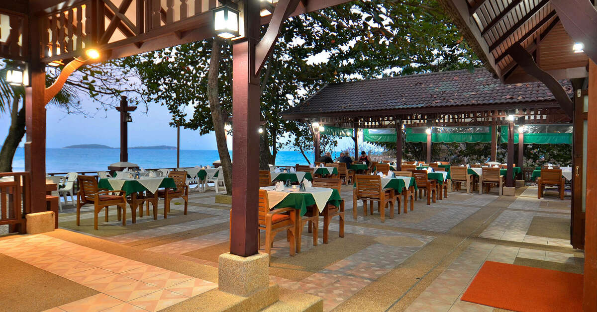 Een foto van First Bungalow Beach Resort