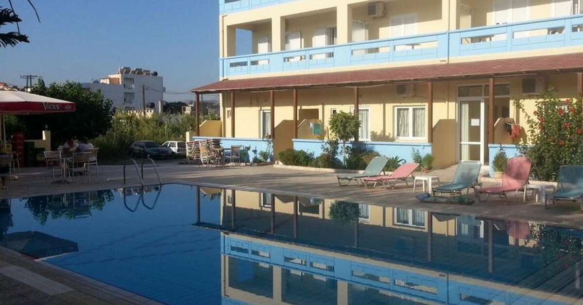 Ein Foto vom Pool im Hotel Eleni Palace