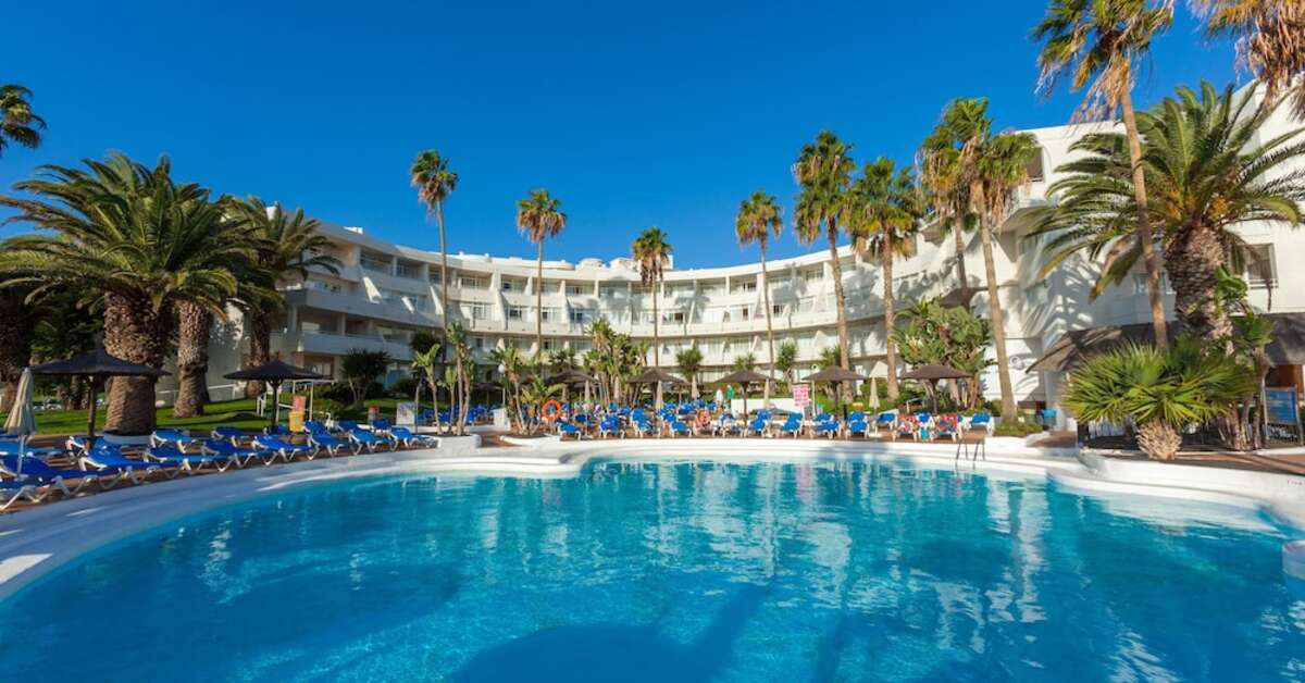 Een foto van het zwembad bij Sol Lanzarote