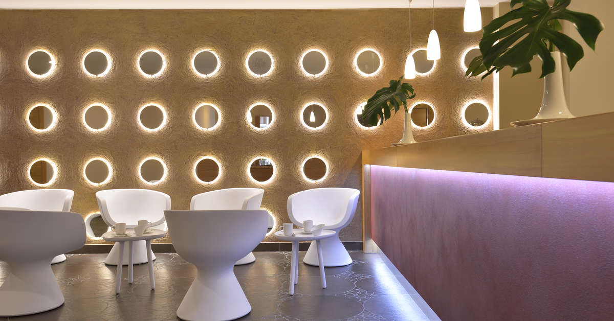 Een foto van het interieur van Aqualux Hotel Spa Suite & Terme