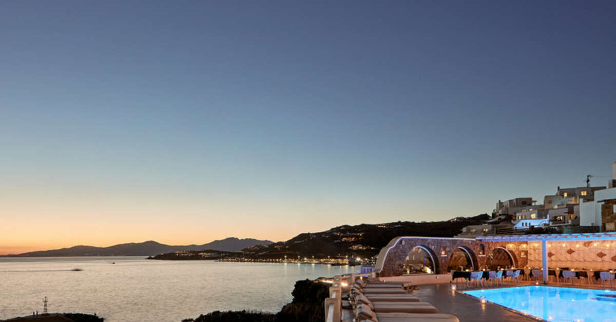 Een foto van het zwembad bij Kouros Hotel & Suites
