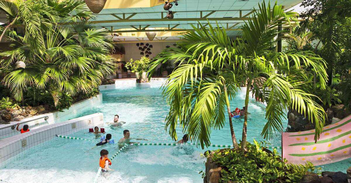 Een foto van het zwembad bij Center Parcs Limburgse Peel