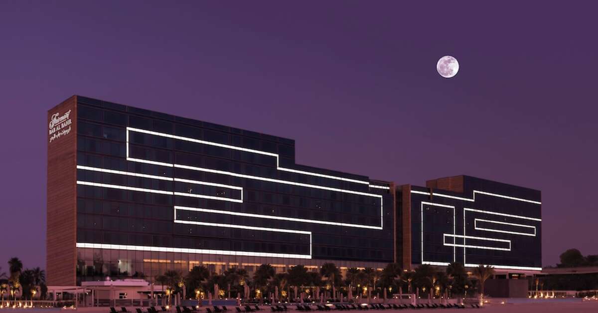 Ein Foto von der Außenansicht des Fairmont Bab Al Bahr
