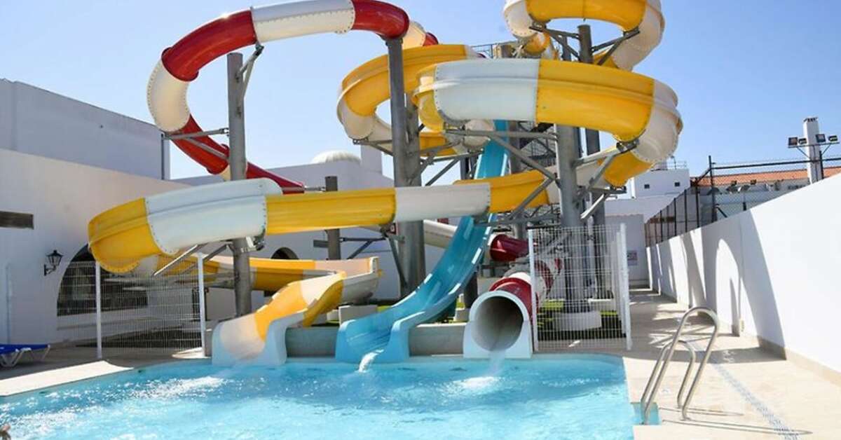 Een foto van het zwembad bij Playaballena Hotel
