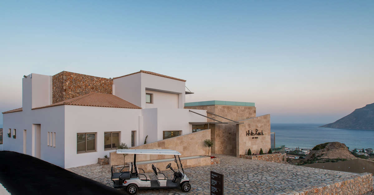 Een foto van de buitenkant van White Rock of Kos