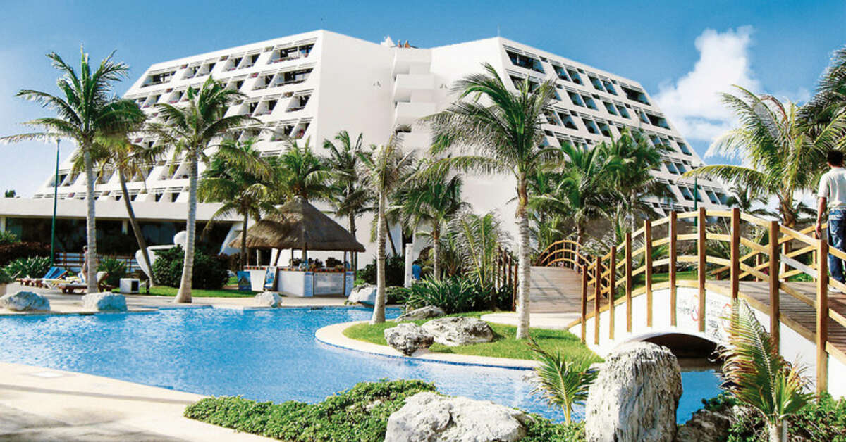 Een foto van het zwembad bij Grand Oasis Cancun