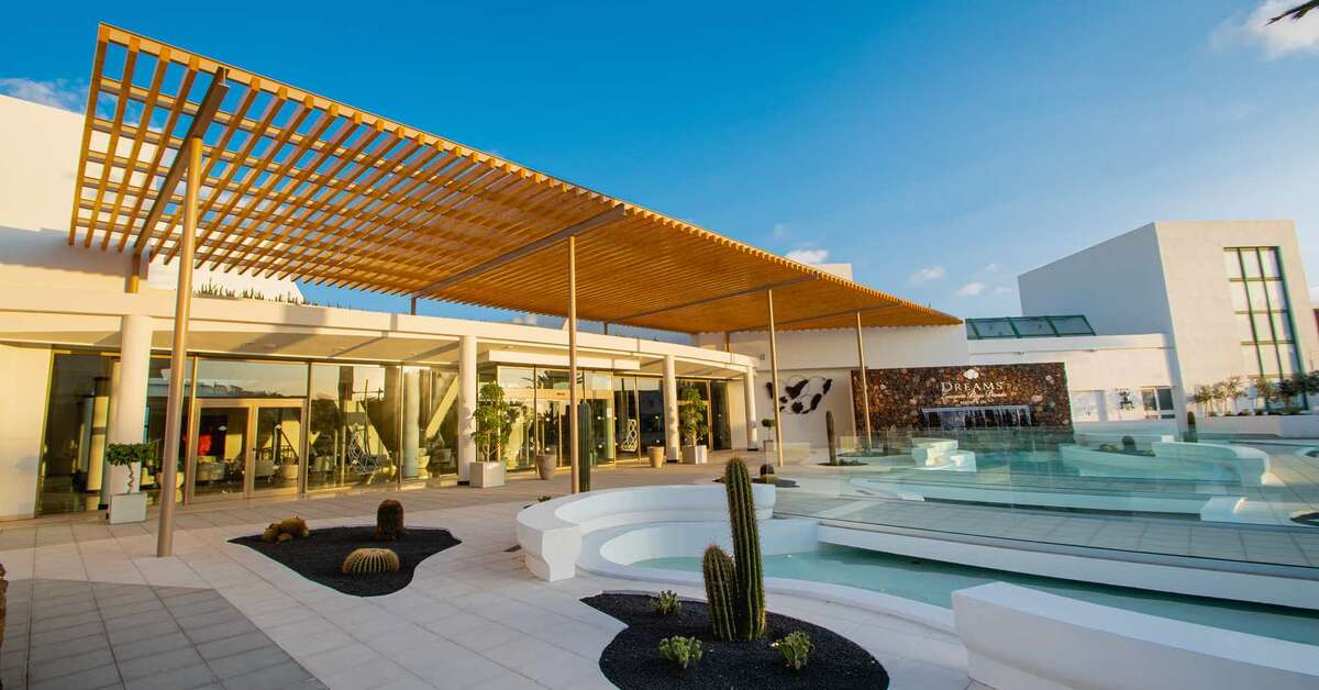 Ein Foto von der Außenansicht des Dreams Lanzarote Playa Dorada Resort & Spa