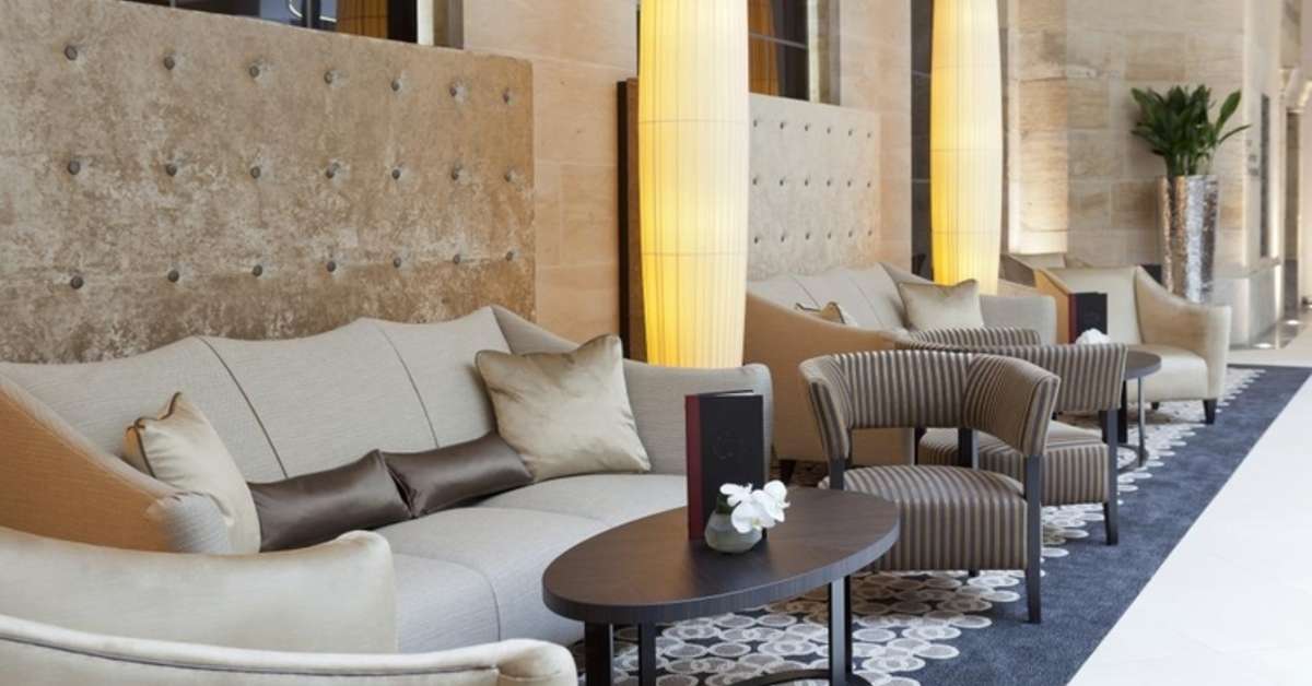 Een foto van het interieur van Steigenberger Grandhotel Handelshof