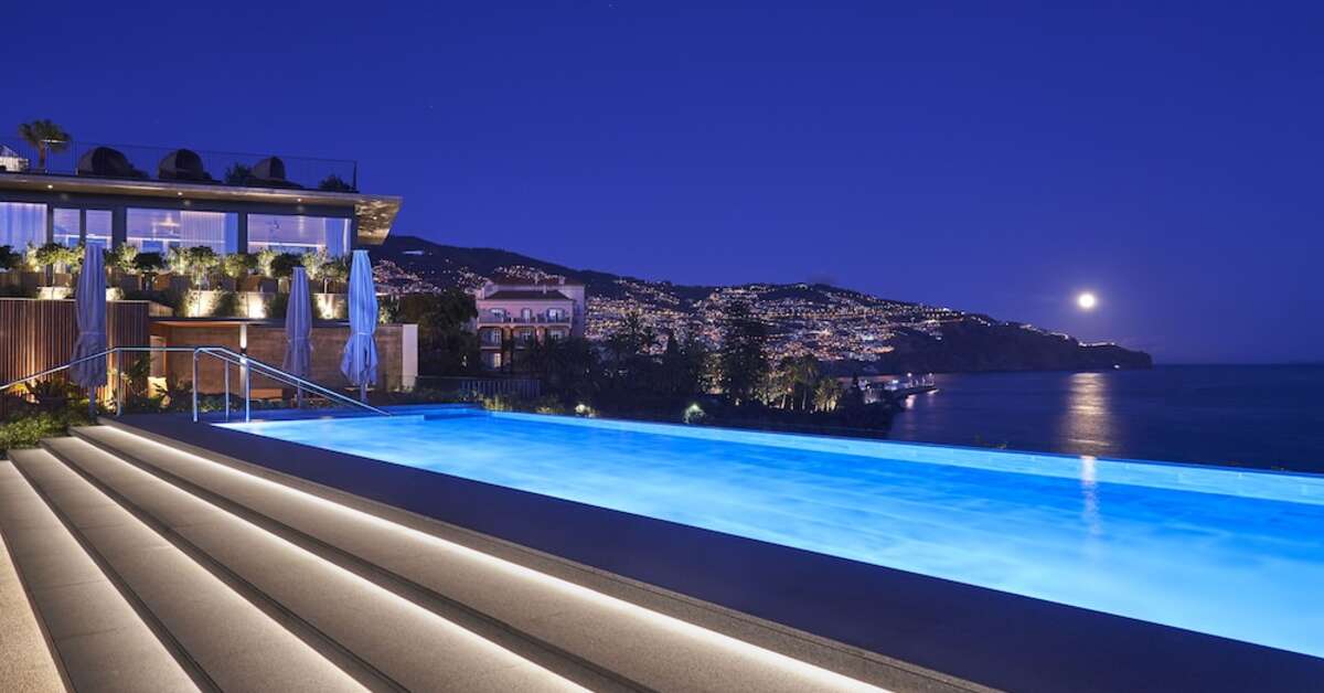 Ein Foto vom Pool im Les Suites at The Cliff Bay