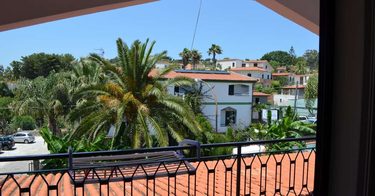 Ein Foto von der Außenansicht des Hotel Marinella