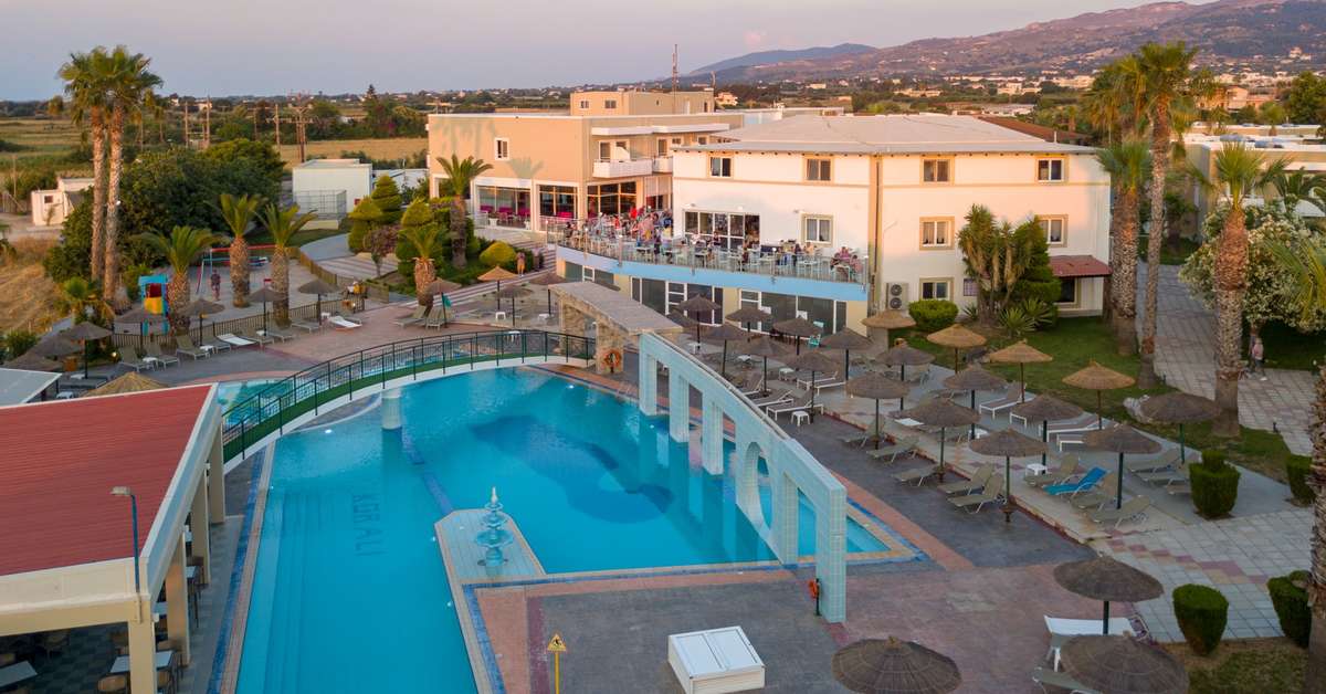 Een foto van het zwembad bij Corali Hotel & Village