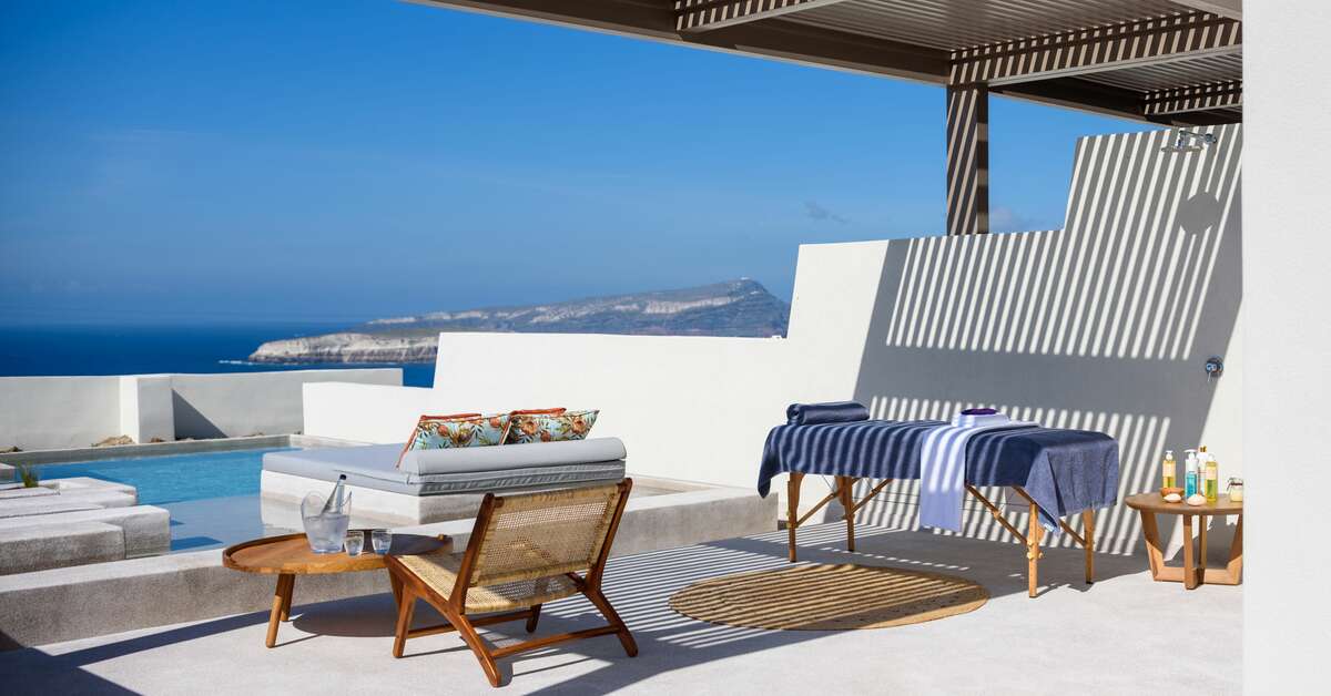 Ein Foto von der Terrasse im Potnia Theron Spa Suites
