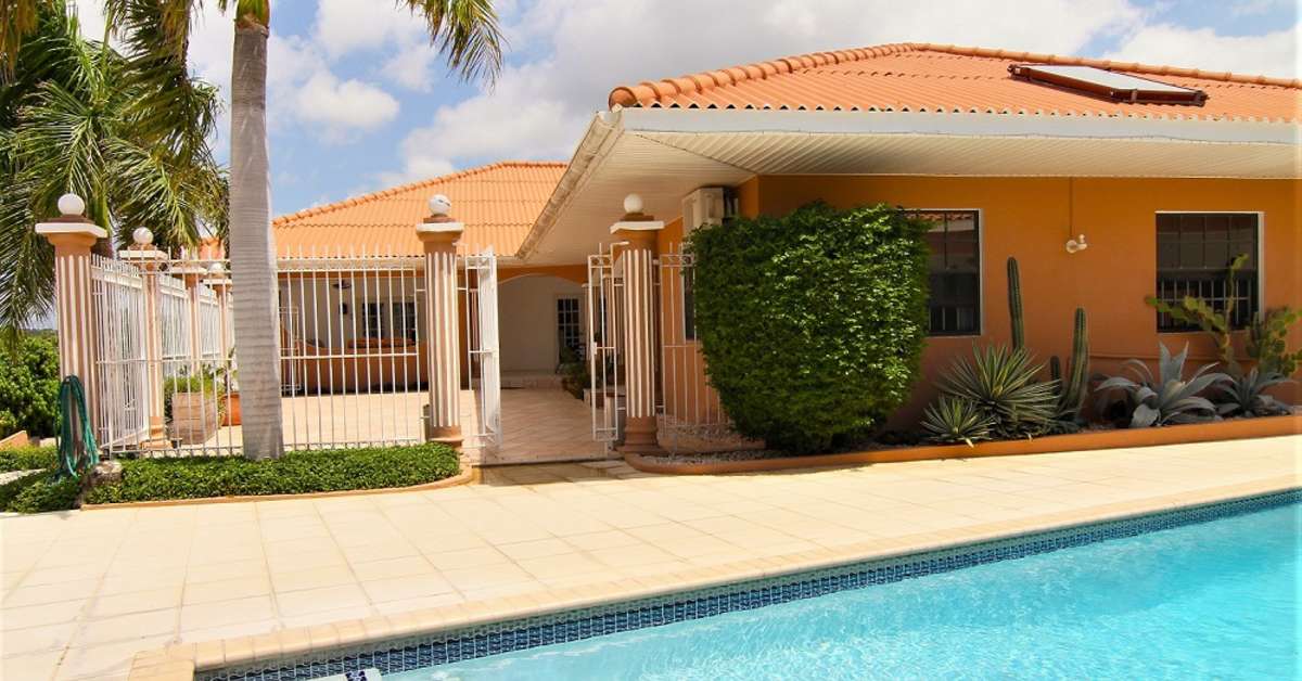 Een foto van het zwembad bij Curinjo Resort