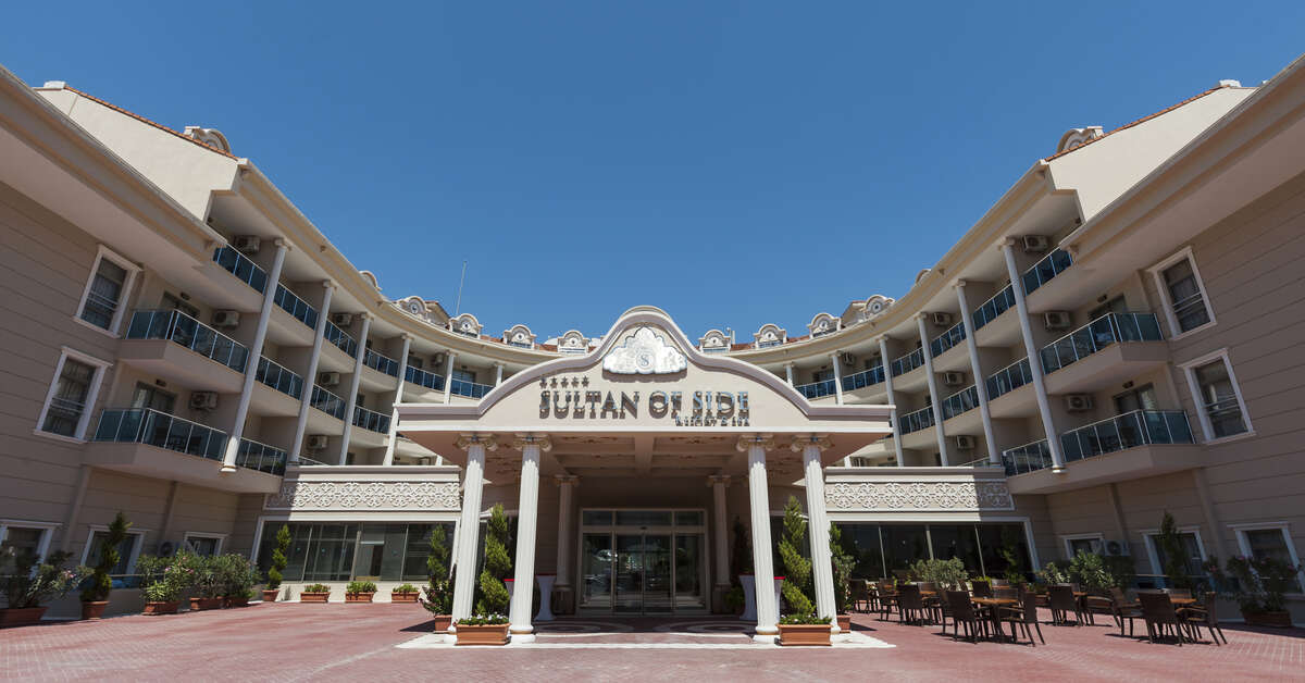 Ein Foto von der Außenansicht des Hotel Sultan of Side