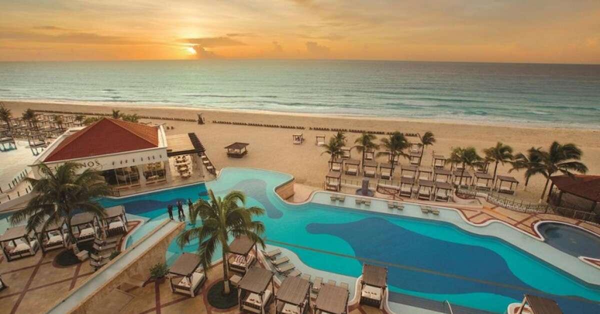 Een foto van het zwembad bij Hyatt Zilara Cancun