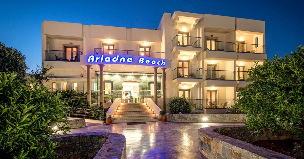 Ein Foto von der Außenansicht des Ariadne Beach Hotel
