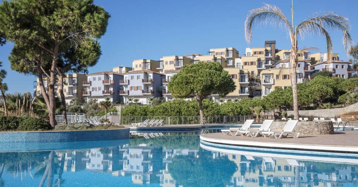 Een foto van het zwembad bij Aria Claros Hotel