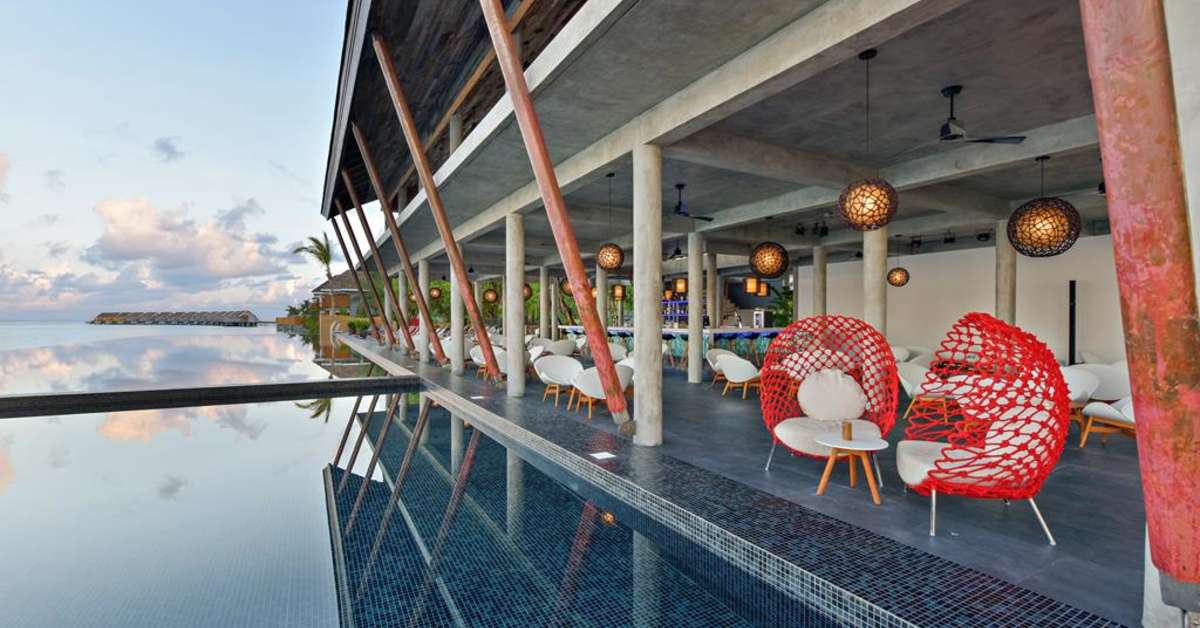 Een foto van het zwembad bij Kuramathi Island Resort