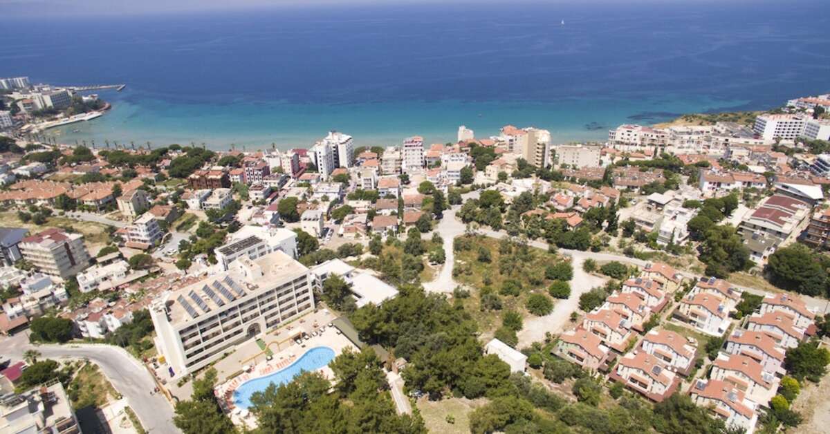 Ein Foto vom Pool im Tuntas Family Suites Kusadasi