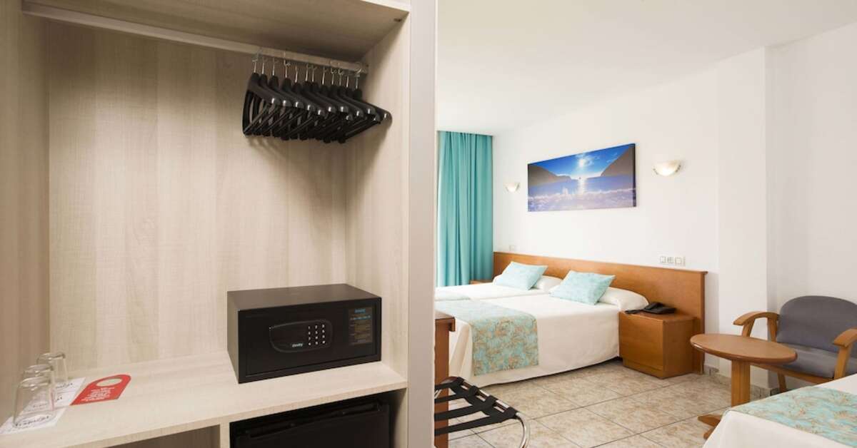 Ein Foto Hotel Tropical Ibiza