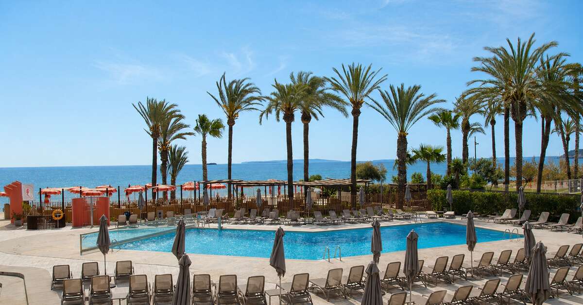 Een foto van het zwembad bij Vibra Algarb Hotel