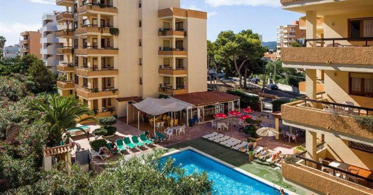 Een foto van het zwembad bij Arlanza Appartementen