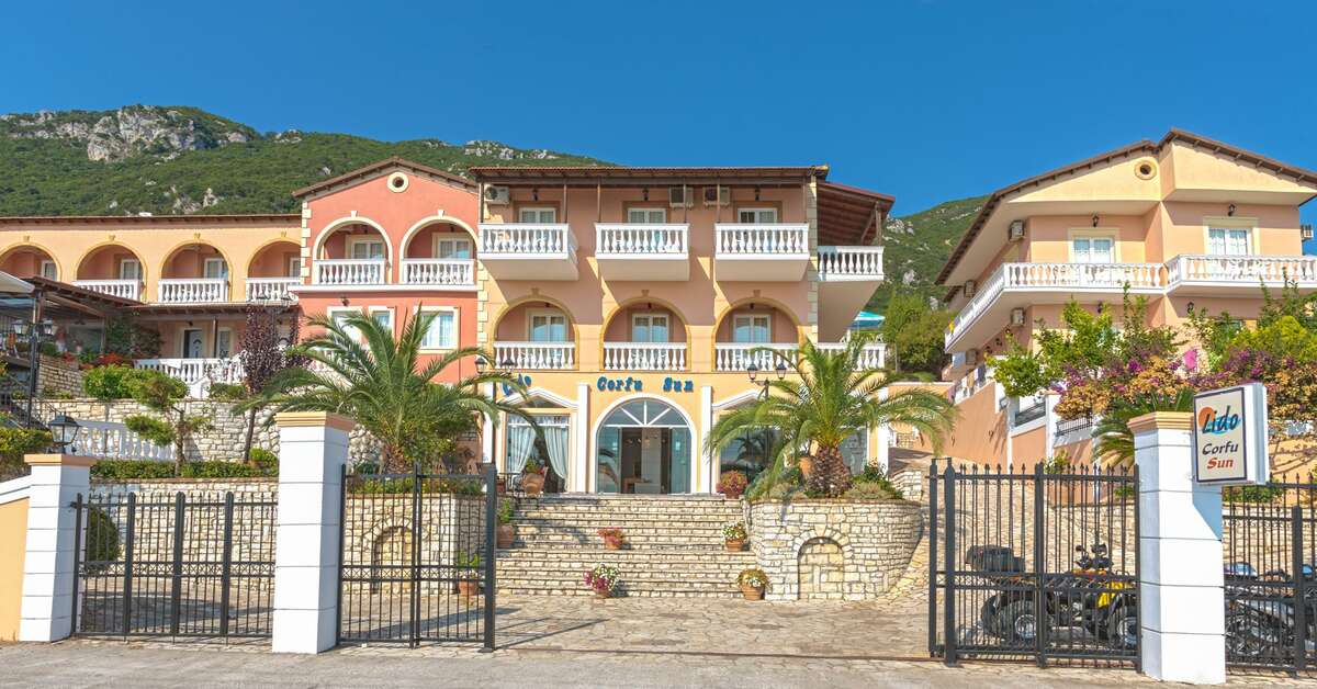 Een foto van de buitenkant van Lido Corfu Sun Hotel