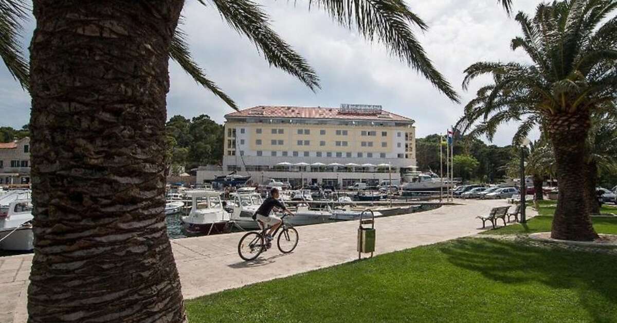 Een foto van de buitenkant van Aparthotel Miramare