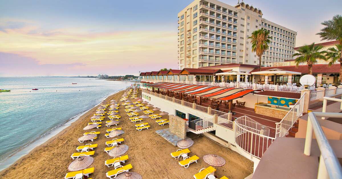 Een foto van het strand bij Salamis Bay Conti Resort
